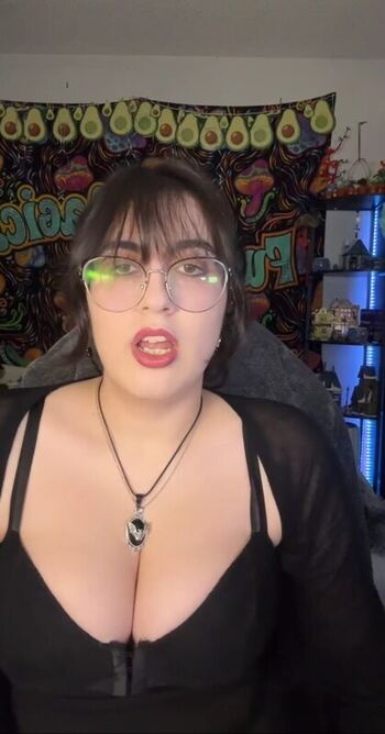 Full leaked Haileyavocad private photo