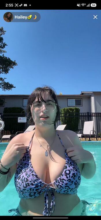 Full leaked Haileyavocad private photo
