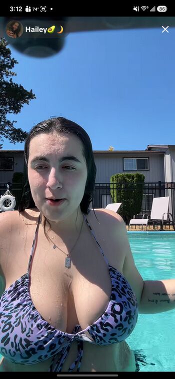 Full leaked Haileyavocad private photo