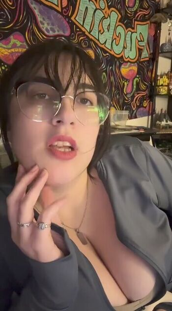 Full leaked Haileyavocad private photo