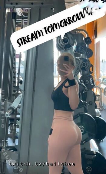 Full leaked Hailsbee  page private photo