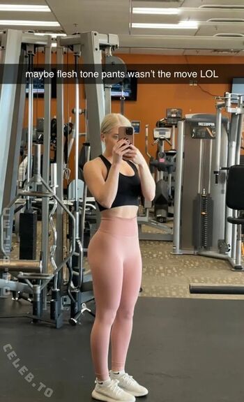 Full leaked Hailsbee  page private photo