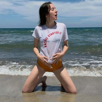 Full leaked Haim sisters private photo