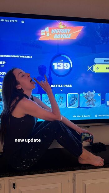 Full leaked Haim sisters private photo