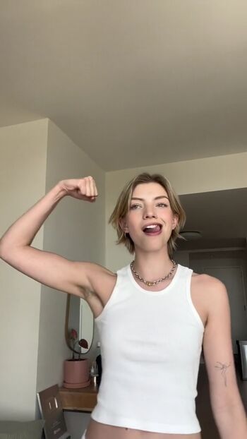 Full leaked Hairy women private onlyfans photo