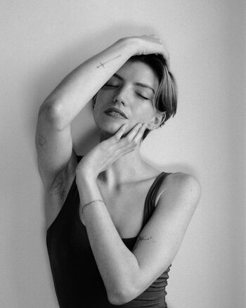 Full leaked Hairy women private onlyfans photo