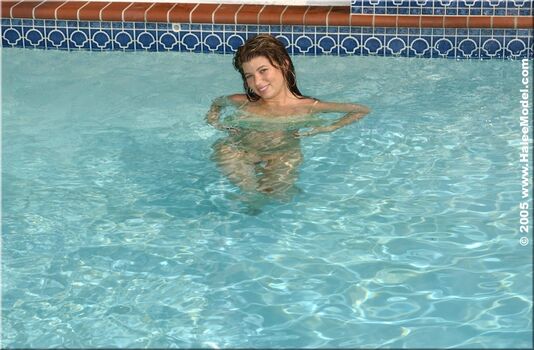 Full leaked Halee model page private photo