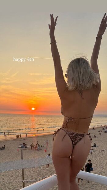 Full leaked Haley booth private photo