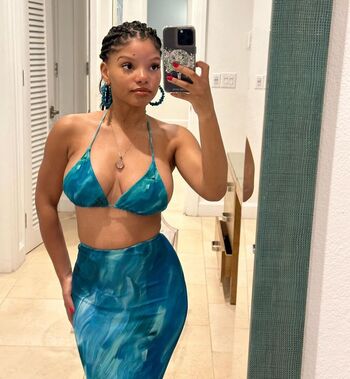 Full leaked Halle bailey private photo