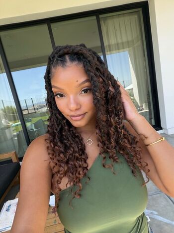 Full leaked Halle bailey private photo