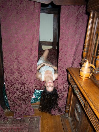 Full leaked Halsey page private photo