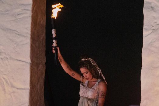 Full leaked Halsey page private photo