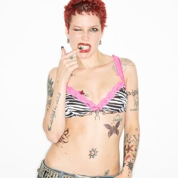 Full leaked Halsey private photo
