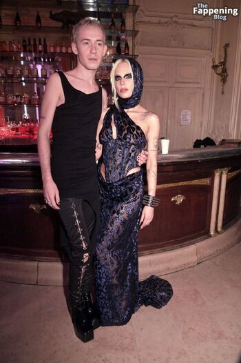 Full leaked Halsey page private photo