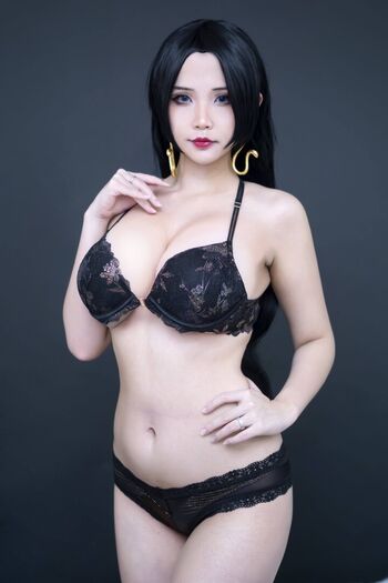 Full leaked Hana bunny page private photo