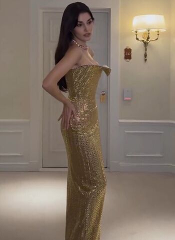 Full leaked Hande ercel private photo
