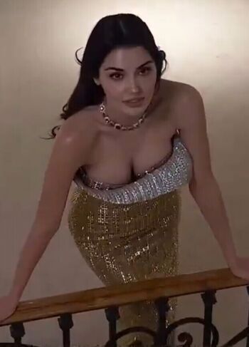 Full leaked Hande ercel private photo