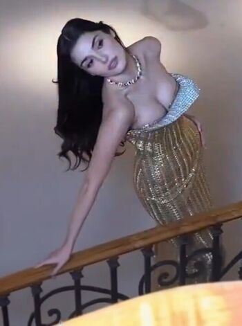 Full leaked Hande ercel private photo