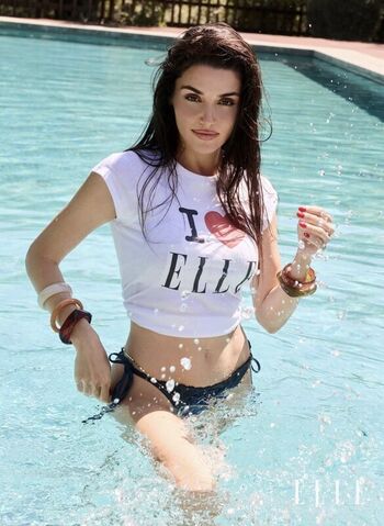 Full leaked Hande ercel private photo