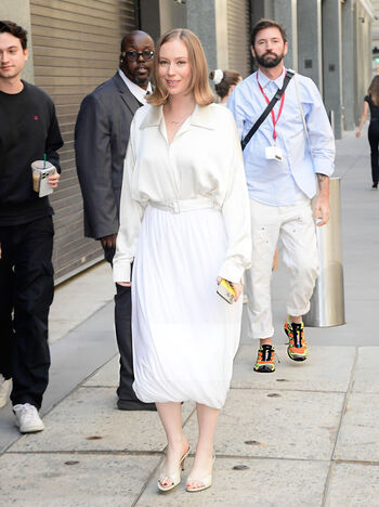 Full leaked Hannah einbinder page private photo