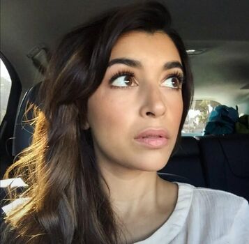 Hannah Simone