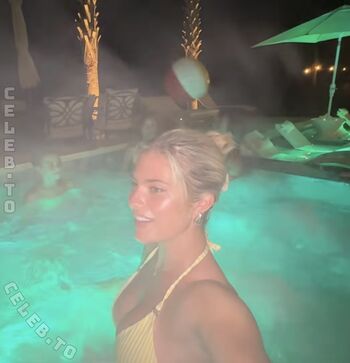 Full leaked Hannah white page private photo