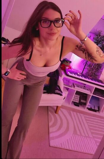 Full leaked Harrie silver private photo