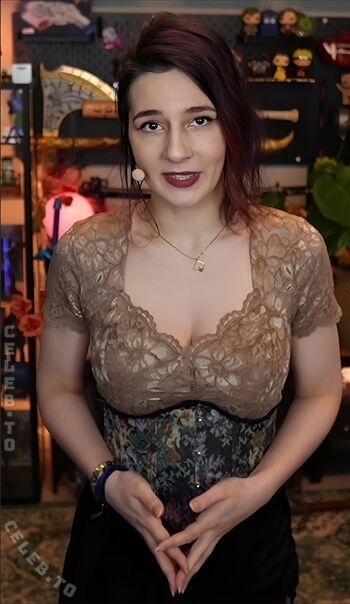 Full leaked Haselnuuuss private photo
