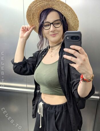 Full leaked Haselnuuuss private photo