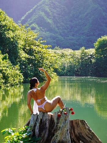 Full leaked Hawaii baddies private photo