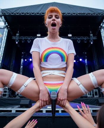 Full leaked Hayley williams page private photo