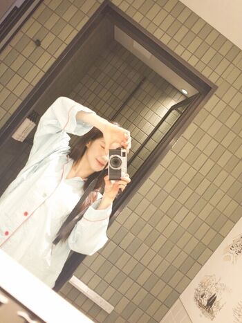 Full leaked Heejin page private photo