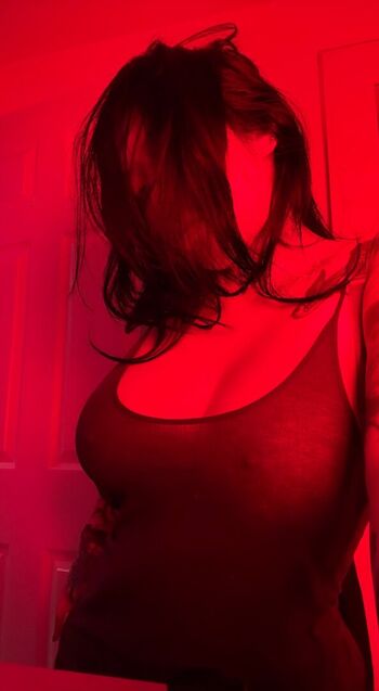 Full leaked Heidikinnns private photo