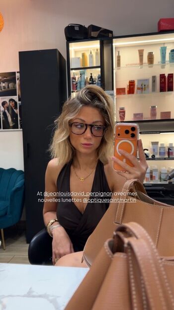 Full leaked Hello iris page private photo