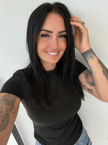 Full leaked Helloalexismae private photo
