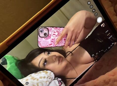 Full leaked Hellokittylvrr private onlyfans photo