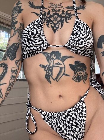Full leaked Helluhvegan private photo