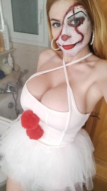 Full leaked Heyitsmireia private photo