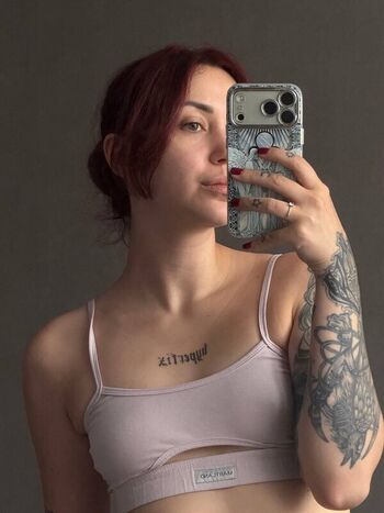 Full leaked Heylee private photo