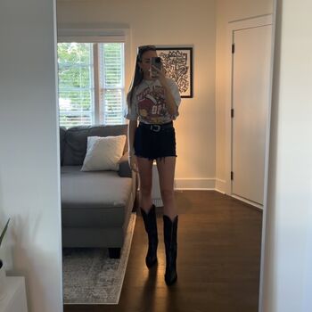 Full leaked Heymoll private photo