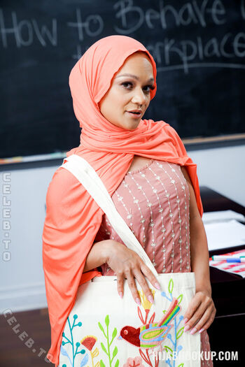 Full leaked Hijab hookup private photo