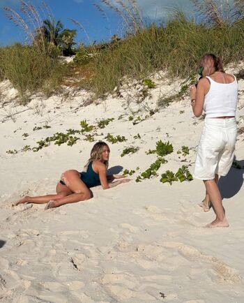Full leaked Hilary duff private photo