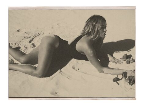 Full leaked Hillary duff page private photo