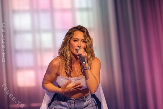 Full leaked Hillary duff private photo