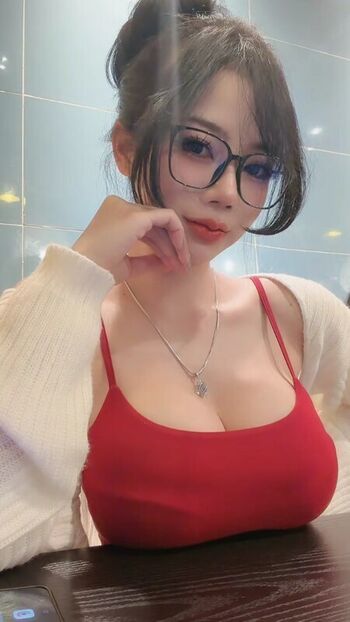 Full leaked Hiniitaa page private photo