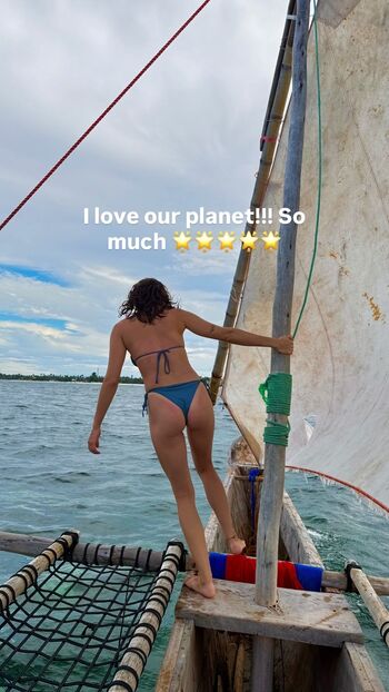 Full leaked Hitchhikercourtney private photo