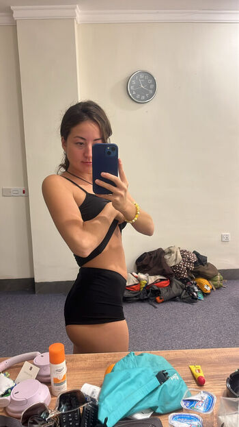 Full leaked Hitchhikercourtney private photo