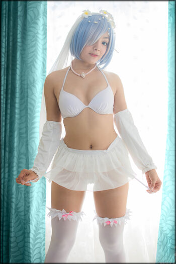 Full leaked Hitomi locks private photo