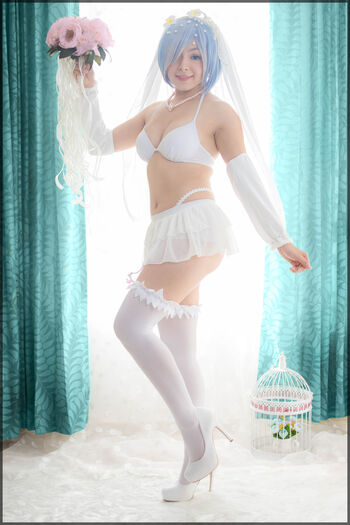 Full leaked Hitomi locks private photo
