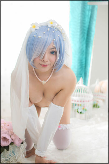 Full leaked Hitomi locks private photo